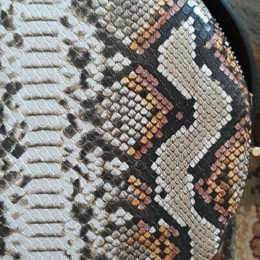 Nine West round crossbody bag - Picture 16 of 16